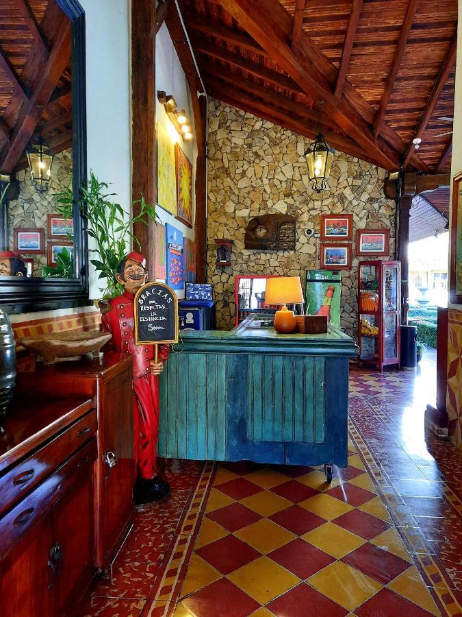 Hotel La Posada Del Doctor León Екстериор снимка