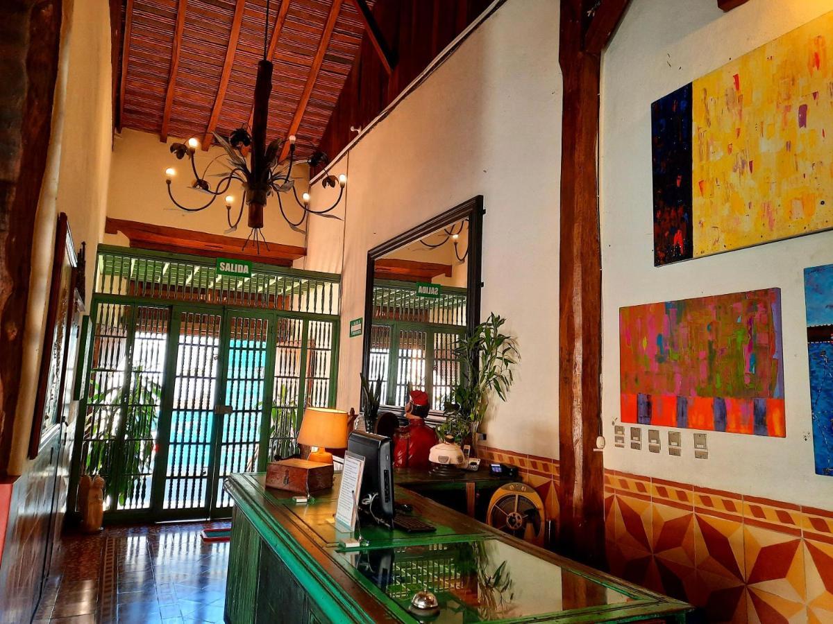 Hotel La Posada Del Doctor León Екстериор снимка