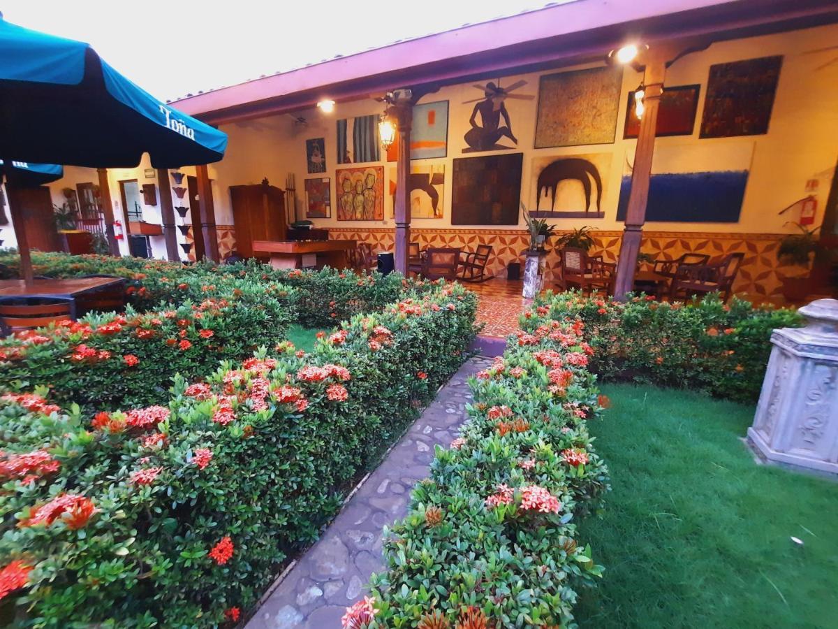 Hotel La Posada Del Doctor León Екстериор снимка