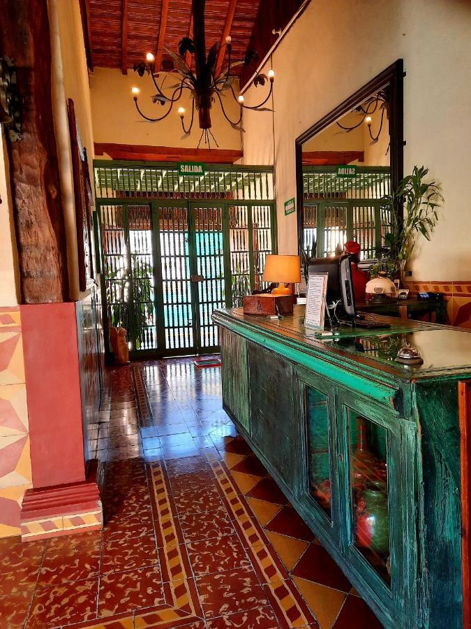 Hotel La Posada Del Doctor León Екстериор снимка