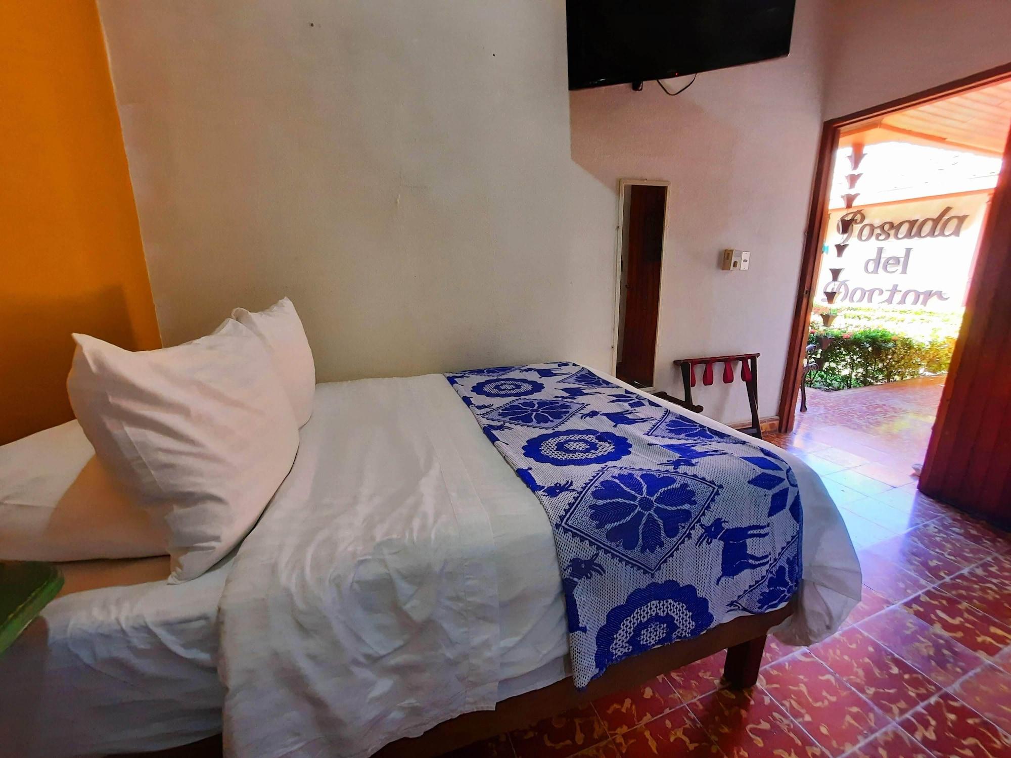 Hotel La Posada Del Doctor León Екстериор снимка