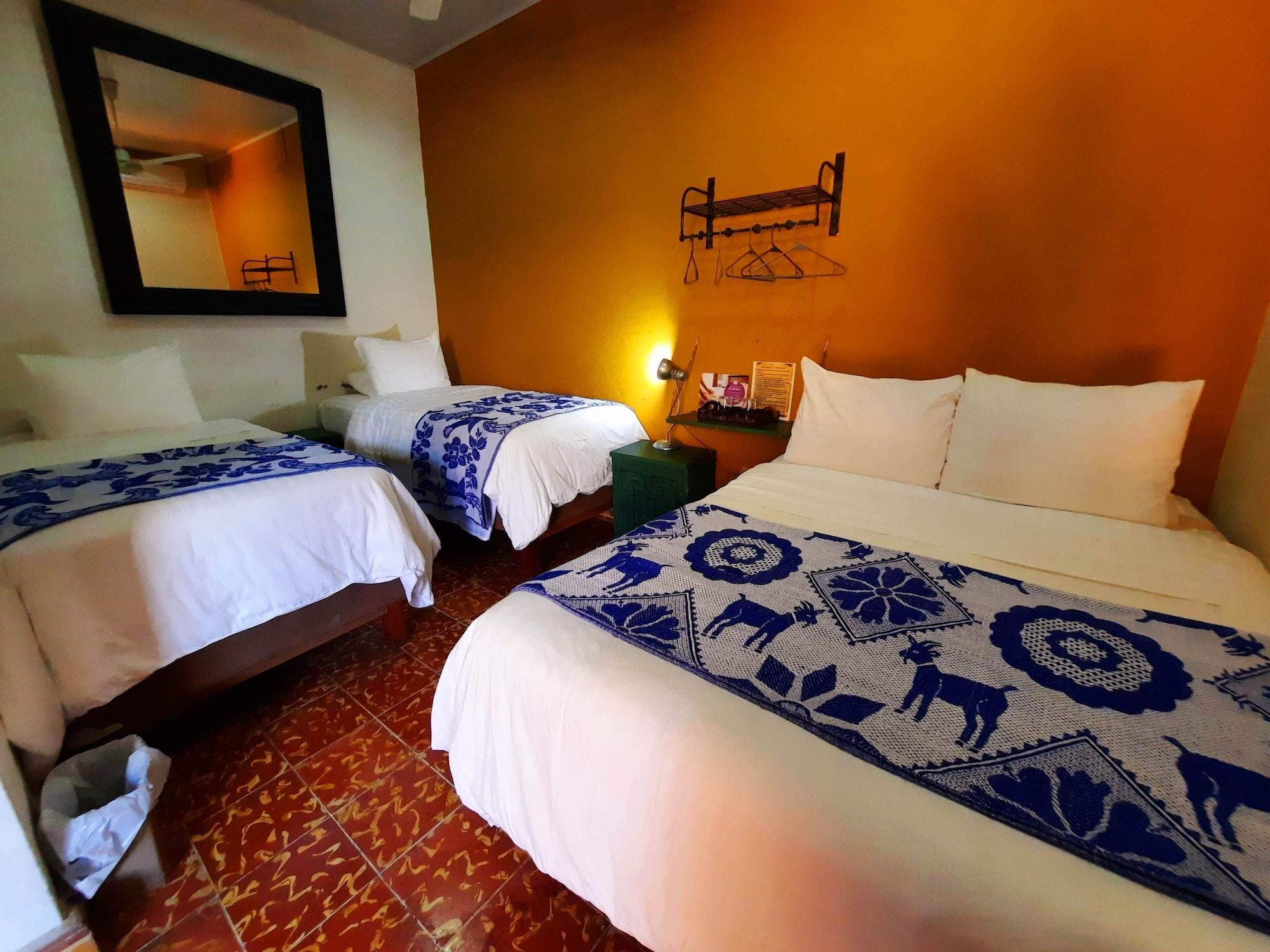 Hotel La Posada Del Doctor León Екстериор снимка