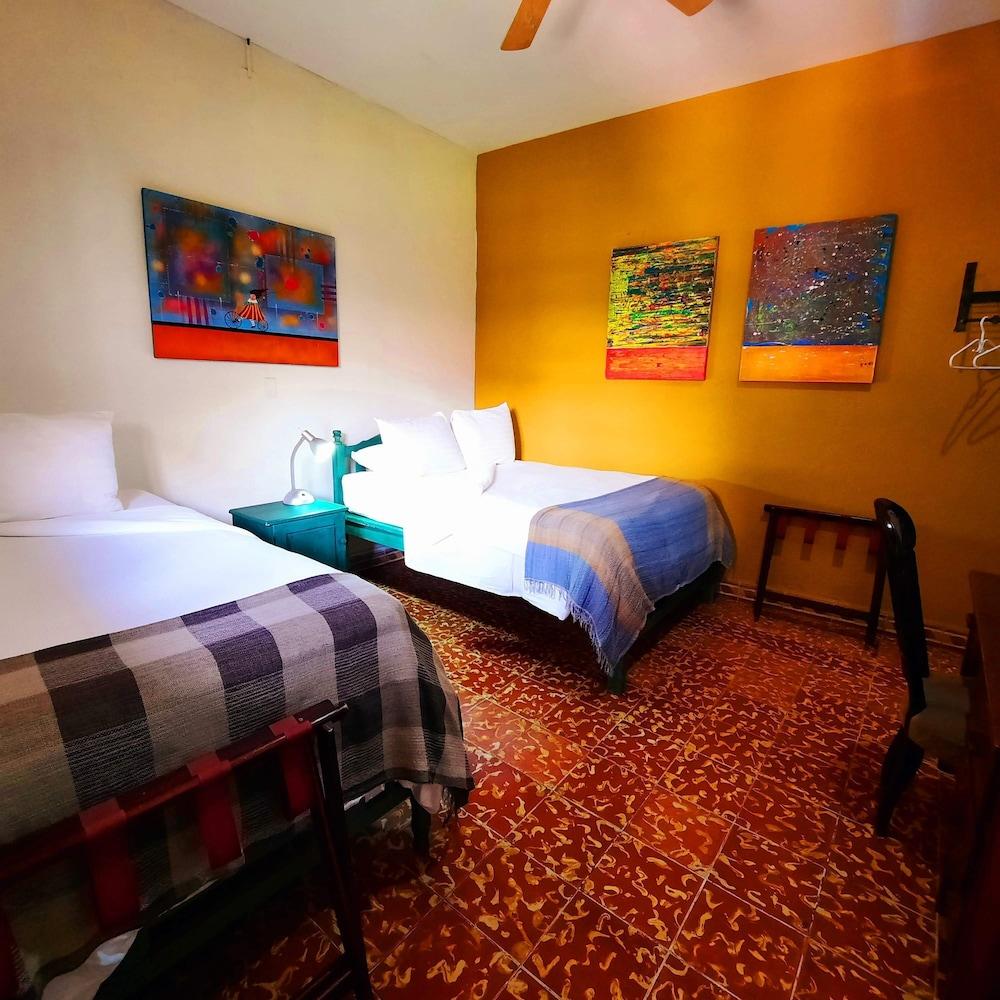 Hotel La Posada Del Doctor León Екстериор снимка
