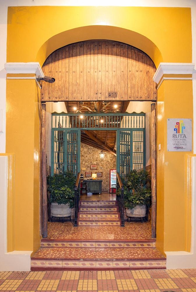 Hotel La Posada Del Doctor León Екстериор снимка