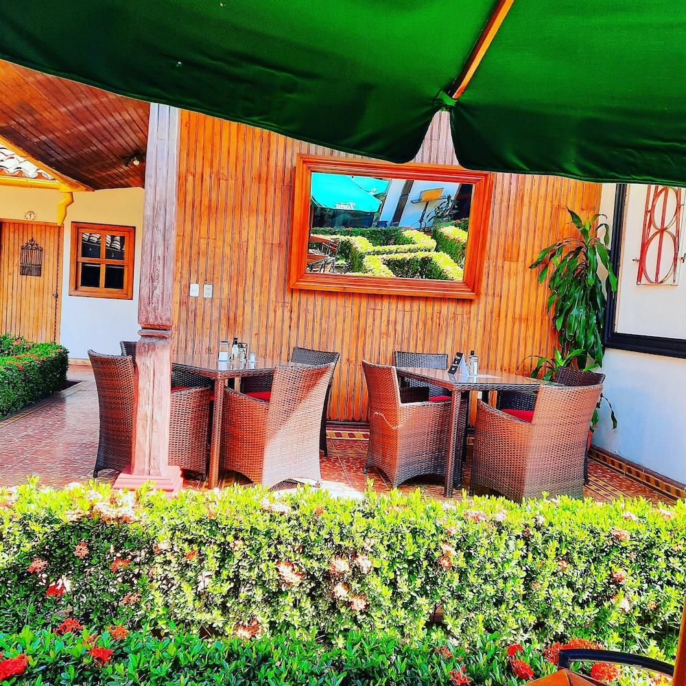 Hotel La Posada Del Doctor León Екстериор снимка