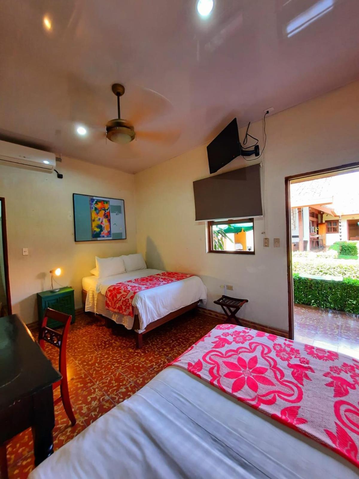 Hotel La Posada Del Doctor León Екстериор снимка